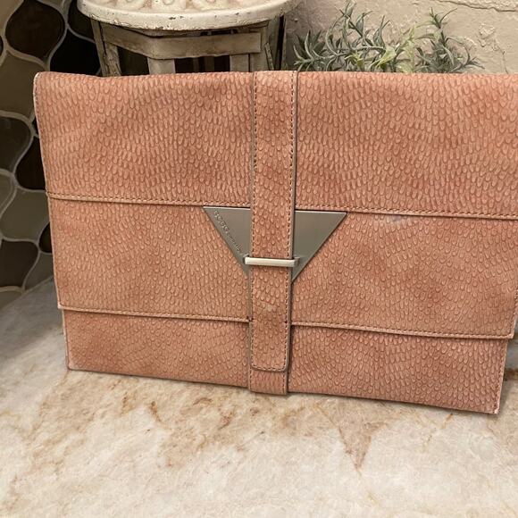BCBG Generation pink ostrich print clutch purse NWT - Picture 1 of 12